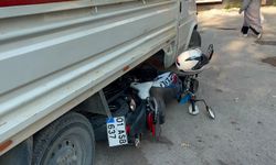 Adana'da pikap ile çarpışan motosikletin sürücüsü yaralandı