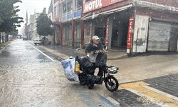 Adana'da sağanak ve şiddetli rüzgar etkili oldu