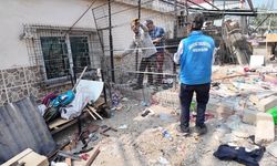 Akdeniz ilçesinde yeşil alanı işgal eden demir korkuluklar söküldü