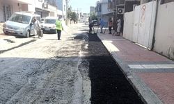 Akdeniz ilçesindeki yollarda yenileme çalışmaları sürüyor