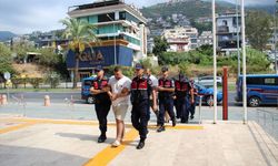 Alanya'da iş yerini kurşunlayan 2 şüpheli tutuklandı