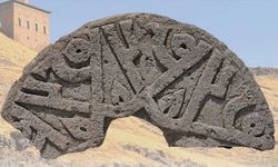 Ani Ören Yeri'nde 'Hz. Muhammed' isminin yer aldığı Selçuklu taşı bulundu