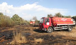 Antalya'da 4 ayrı mahallede çıkan otluk yangınları söndürüldü