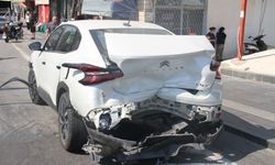 Antalya'da 5 aracın karıştığı zincirleme kazada 6 kişi yaralandı