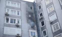 Antalya'da apartman dairesinde çıkan yangında 5 kişi dumandan etkilendi