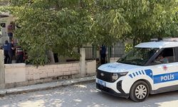 Burdur'da komşular arasında çıkan kavgada baba ve oğul bıçakla yaralandı