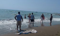 Hatay'da denize giren çocuk kayboldu