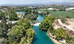 Manavgat Şelalesi serinlemek isteyen yerli ve yabancı turistleri ağırlıyor