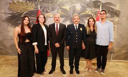 Mersin Emniyet Müdürü Aktaş, terfi eden personelle buluştu