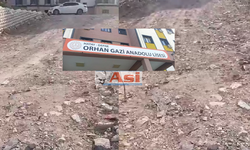 Defne’de Velilerden Acil Yol Çağrısı: Okul Açılmadan Düzeltilsin!