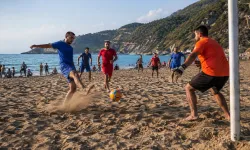 Çevlik Sahili’nde Plaj Futbolu Heyecanı Başladı: İşte Başvuru Detayları!