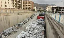 Uğur Mumcu Alt Geçidi’nde İşgal Bitmedi: Depoya Çevrilen Yol Artık Açılsın!