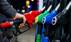 Akaryakıtta Tabelalar Gece Yarısı Değişti: Motorin 90 Lirayı Aştı!