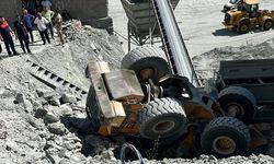Antakya’da taş ocağında iş makinesi devrildi: Operatör hayatını kaybetti