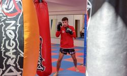 Antrenörsüz dünya ikincisi olan milli sporcunun hedefi zirve