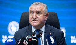 Bakan Bak, Avrupa Şampiyonası'nda madalya kazanan milli boksörleri tebrik etti