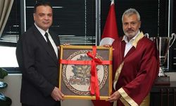 Başkan Öntürk Hatay’ın Ahilerini Ağırladı, Ahilik Kaftanı Giydi!