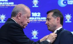 Cumhurbaşkanı Erdoğan, AK Parti'ye katılan belediye başkanlarına rozetlerini taktı