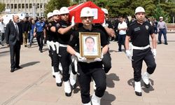 Kırıkkale'de trafik kazasına müdahale ederken başka bir aracın çarpması sonucu şehit olan polis için cenaze töreni