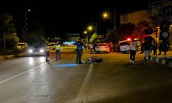 Osmaniye'de hafif ticari araçla çarpışan motosikletteki 1 kişi öldü, 2 kişi yaralandı