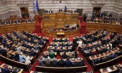 Yunanistan'da PASOK'tan hükümete, 'silahlanma programlarında şeffaflık ve hesap verebilirlik' çağrısı