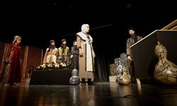 Aile ortamında başlayan canlandırmalar çocukları tiyatro sahnesine taşıdı