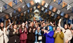 AK Parti Antakya'da Sahaya İniyor: Hedefler Belirlendi