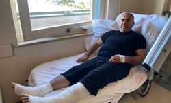 Antalya'da alev alan kamyonunu bariyerlere çarparak durdurabilen sürücü yaralandı