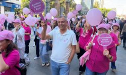 Antalya'da 'Meme Kanseri Farkındalık Yürüyüşü' düzenlendi