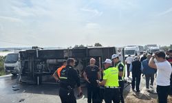 Antalya'da midibüsün devrilmesi sonucu 17 kişi yaralandı