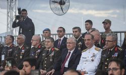 Bakan Güler TEKNOFEST Güneydoğu'da Türk Silahlı Kuvvetlerinin gösterilerini izledi