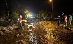 Demre'de sağanak hayatı olumsuz etkiliyor
