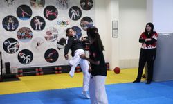 Eski milli tekvandocu sakatlıklarla yarım kalan spor kariyerini fizyoterapistlikle sürdürüyor