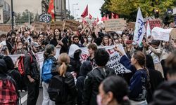 Fransa'da hükümetin taahhütlerine rağmen liselilerin eylemleri sürüyor