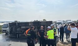 GÜNCELLEME - Antalya'da midibüsün devrilmesi sonucu 17 kişi yaralandı