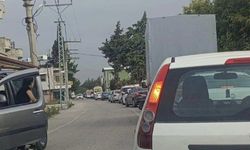 Hatay Antakya'da Trafik Çilesi: Güzelburç Mahallesi'nde Araç Kuyrukları