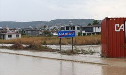 Hatay'ın Arsuz ilçesinde sağanak ve dolu etkili oldu