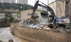 İstanbul'da selden etkilenen Ayazağa'da enkaz kaldırma çalışmaları sürüyor
