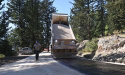 Kumluca'da yol yenileme çalışmaları sürüyor