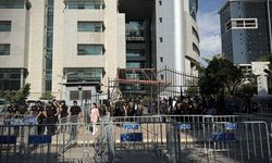 Mersin'deki yolsuzluk soruşturmasında gözaltına alınan 3 belediye başkanı ve 56 kişi adliyede