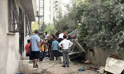 Osmaniye'de binada boya yapan 2 işçi iskelenin çökmesi sonucu yaralandı