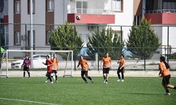 Osmaniye'de kız çocukları arasında futbol maçı düzenlendi