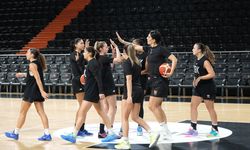 Süper Kupa'da Fenerbahçe ile karşılaşacak ÇBK Mersin, taraftarı önünde mutlu son hedefliyor