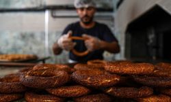 Türkiye'nin sokak lezzeti simit, üniversite öğrencilerinin talebiyle çeşitlendi