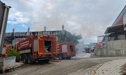 Antakya'da Mobilya Sanayi Sitesinde Korkutan Yangın