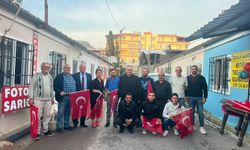 Antakya Ve Defne CHP Örgütlerinden Bayrak Dağıtımı