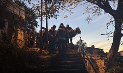 Zonguldak'ta çöken binada 1 kişi kurtarıldı, 1 kişi için arama çalışması başlatıldı