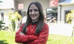 Milli halterci Cansu Bektaş, gençlerde dünya şampiyonu oldu