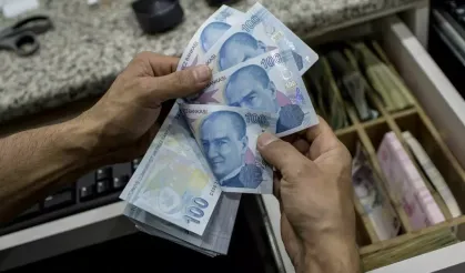ATM'lerde Nakit Krizi: 100 TL'lik Banknotlar Kaldırılıyor!
