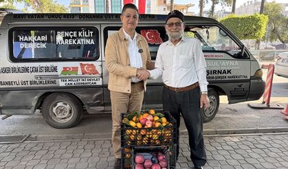Elmacı Dede, Hatay’ın Mandalinasını Mehmetçiğe Götürüyor